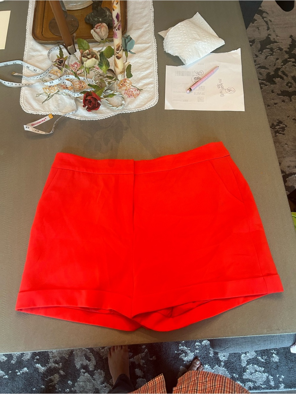 cinq a sept crepe Elaine Shorts in chili pepper red size 12 Guc
